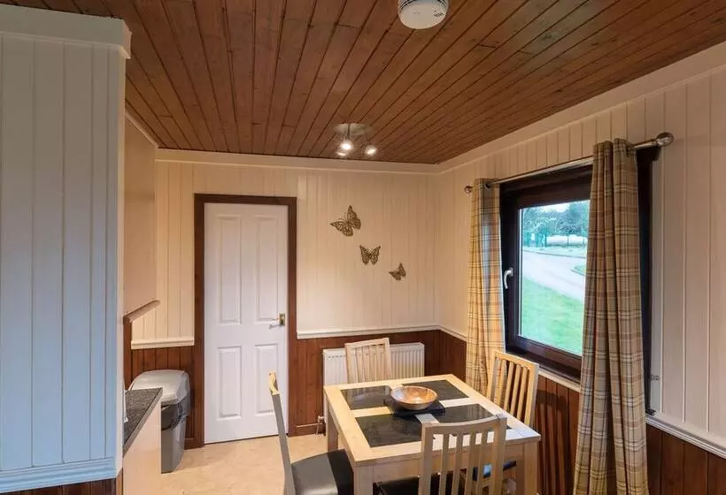 Birch Lodge 13 With Hot Tub