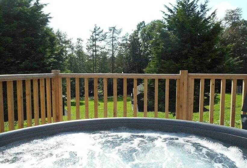 Birch Lodge 13 With Hot Tub
