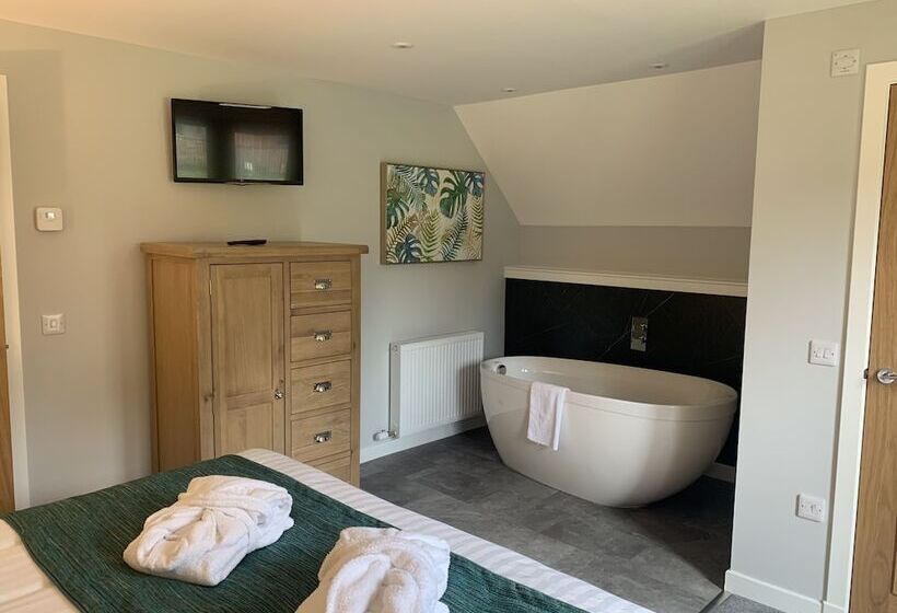 Birch Lodge 13 With Hot Tub