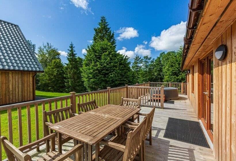 Birch Lodge 13 With Hot Tub