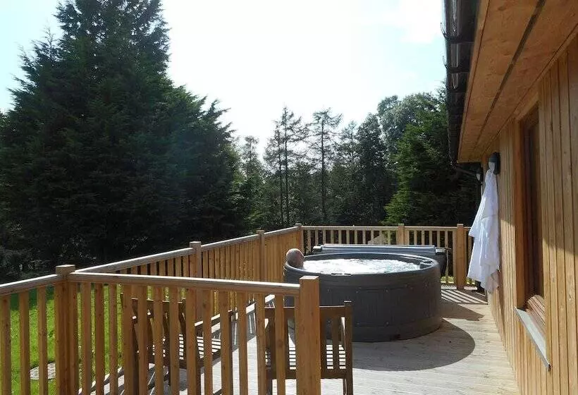 Birch Lodge 13 With Hot Tub