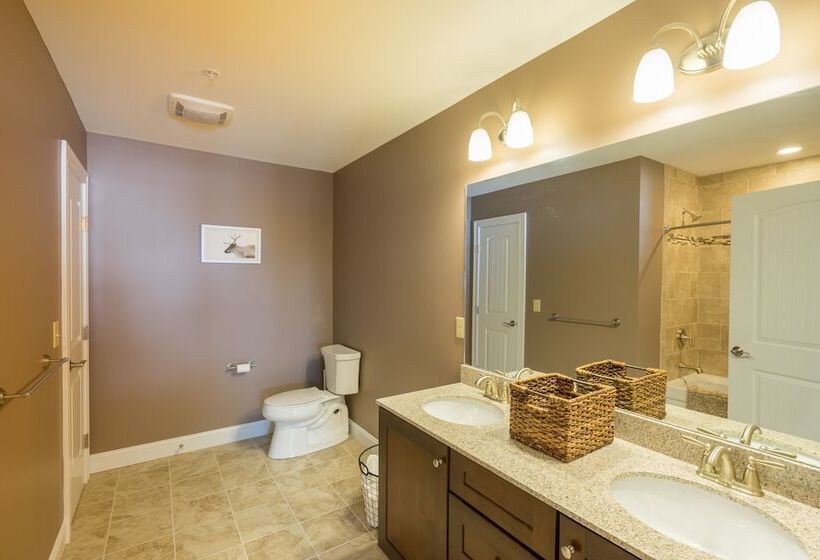 Cranmore Condominium Lodging