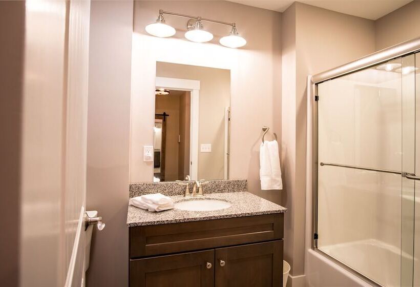 Cranmore Condominium Lodging