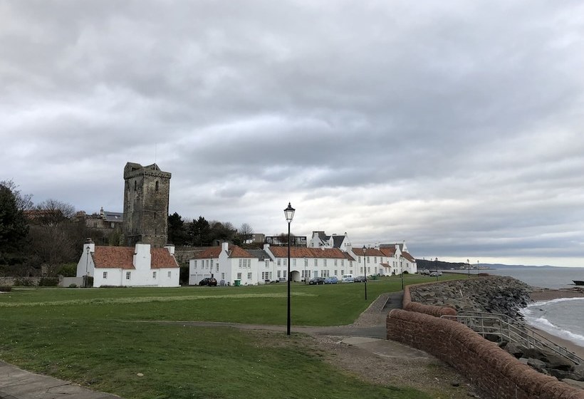 Dysart Sea View Apartment