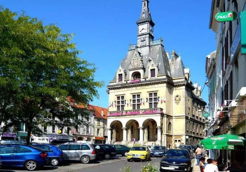 Hotelli Chambre A La Ferte