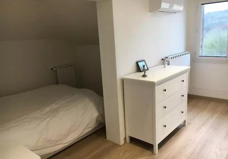 Hotelli Chambre A La Ferte