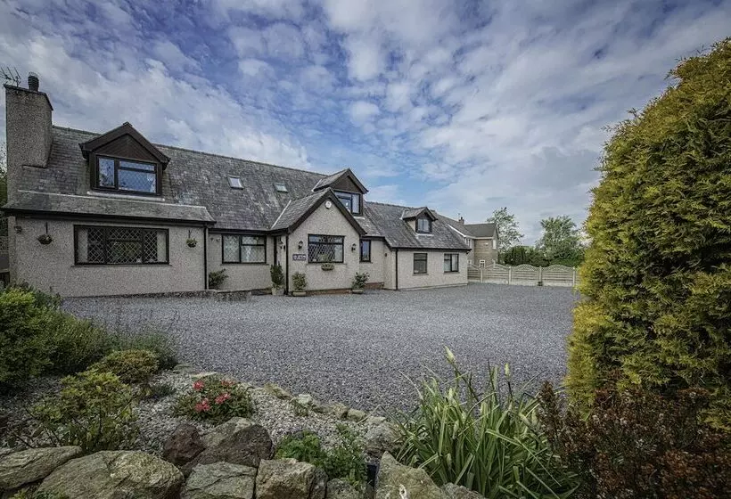 Lon Y Traeth Bed & Breakfast