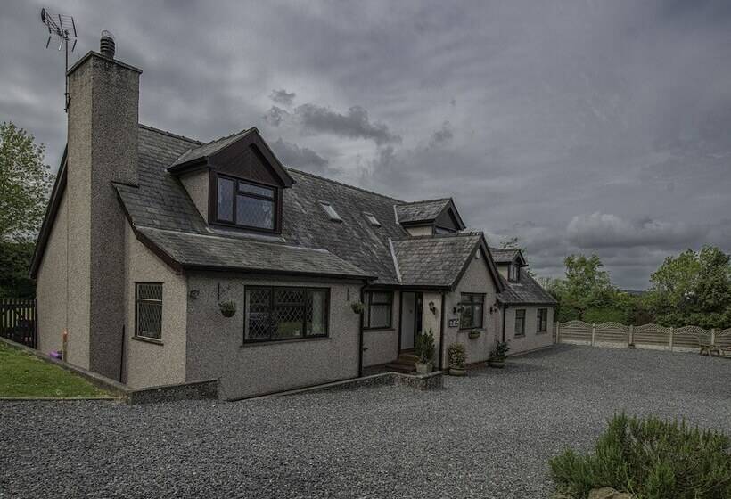 Lon Y Traeth Bed & Breakfast