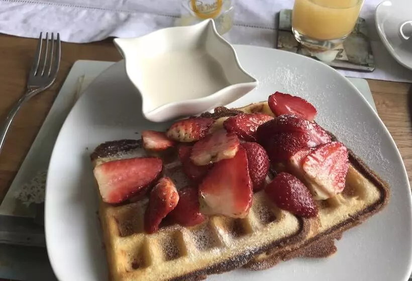 Lon Y Traeth Bed & Breakfast