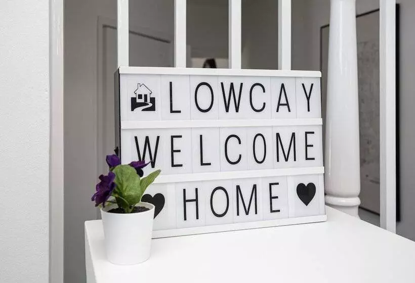 Lowcay Apartments