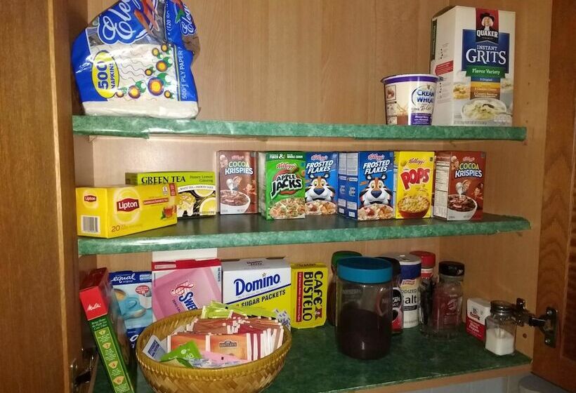 פנסיון Astoria B&b