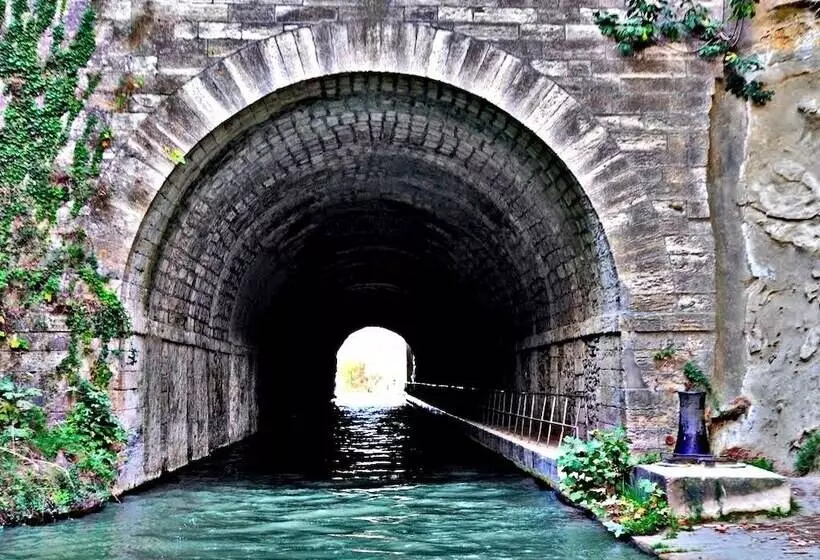 ホテル Barge Beatrice Cruises On The Canal Du Midi