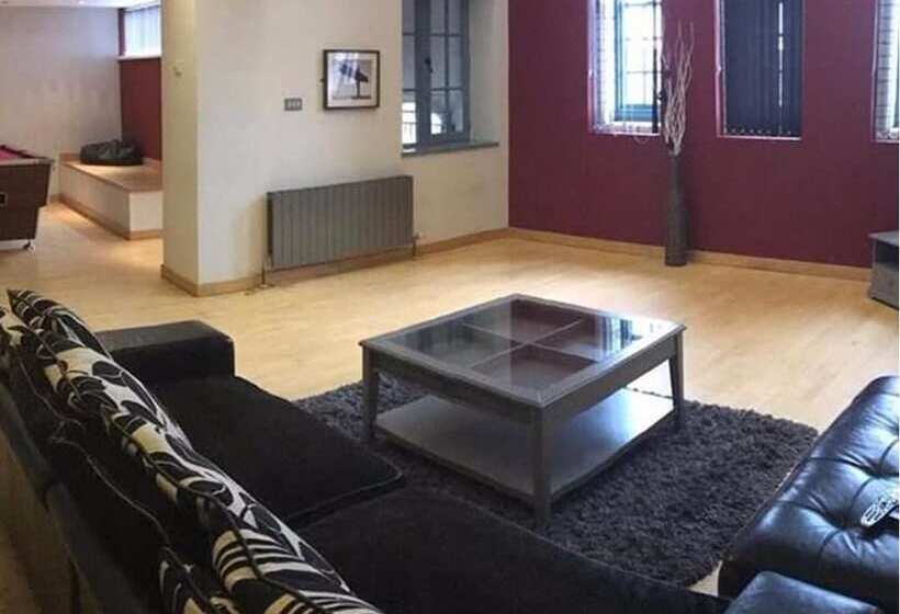 Luxurious City Centre Penthouse