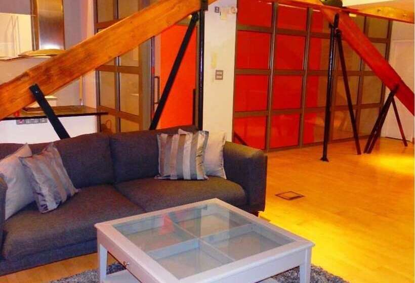 Luxurious City Centre Penthouse