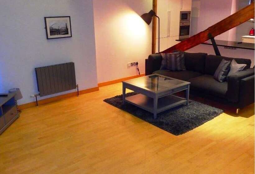 Luxurious City Centre Penthouse