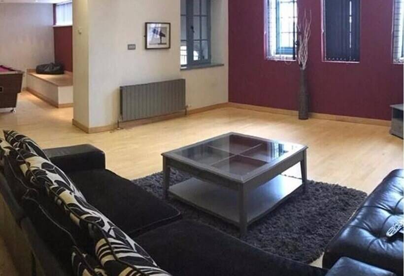 Luxurious City Centre Penthouse