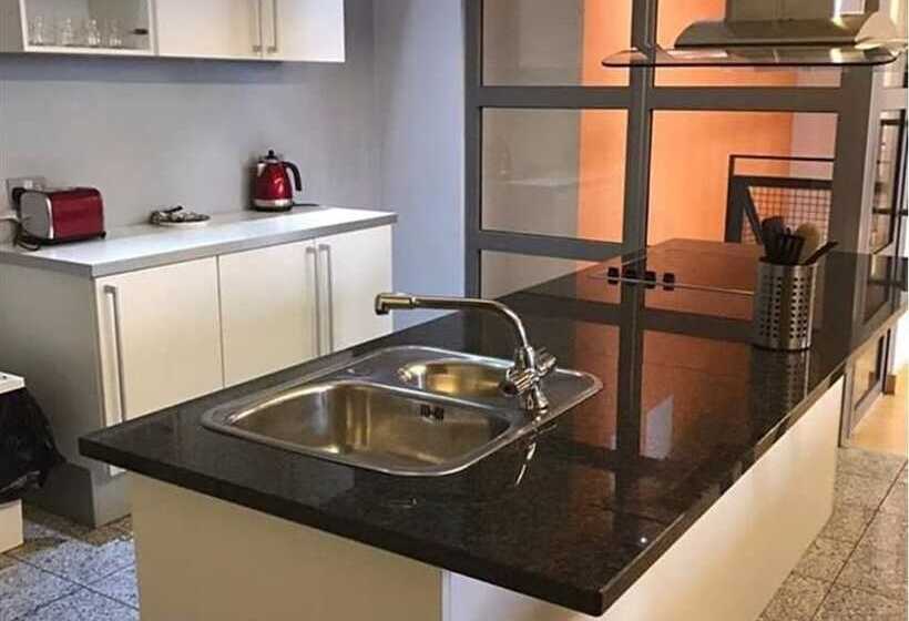 Luxurious City Centre Penthouse