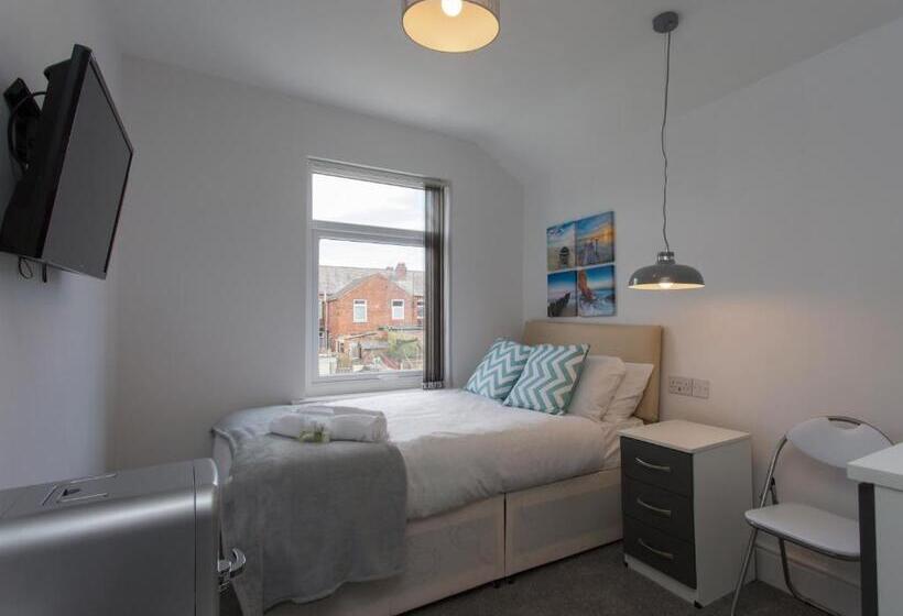 Pensão Townhouse Plus @ Westminster Street Crewe