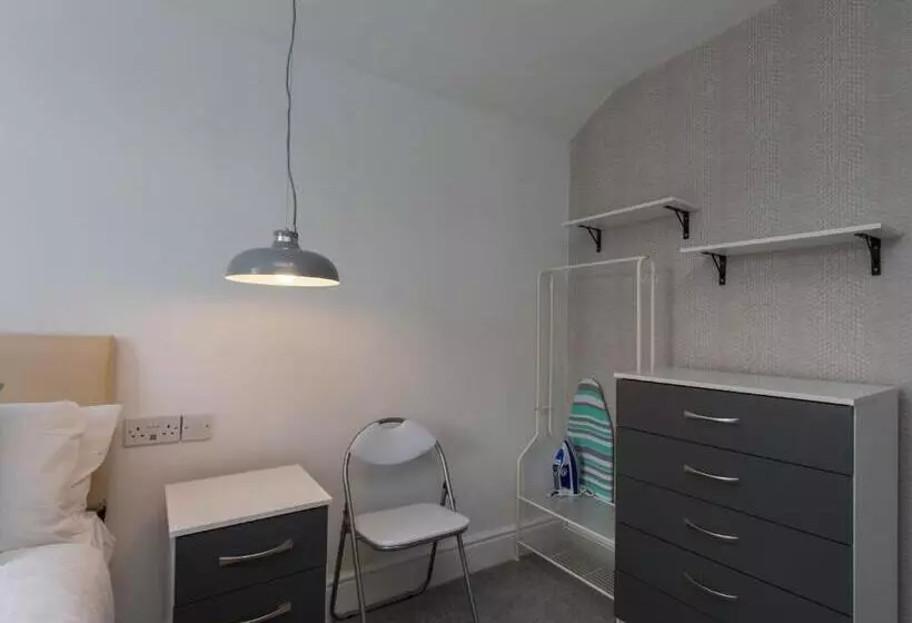 پانسیون Townhouse Plus @ Westminster Street Crewe