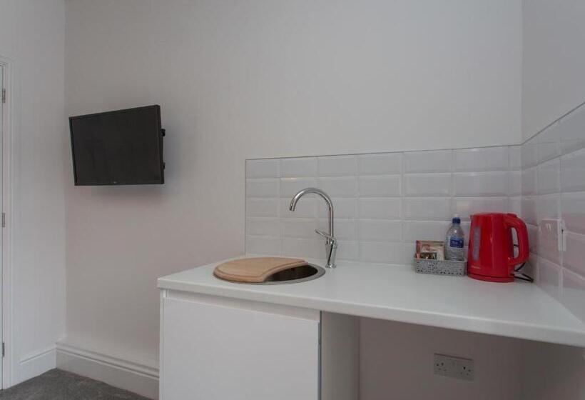 Pensão Townhouse Plus @ Westminster Street Crewe