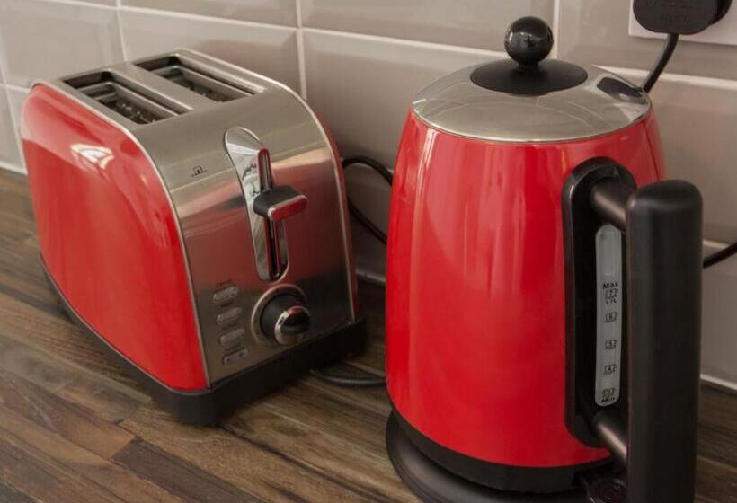 Pensão Townhouse Plus @ Westminster Street Crewe