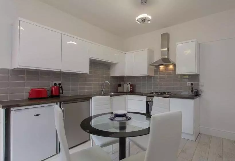 پانسیون Townhouse Plus @ Westminster Street Crewe