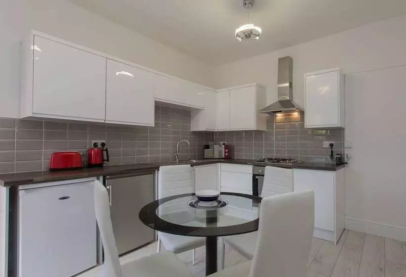 پانسیون Townhouse Plus @ Westminster Street Crewe