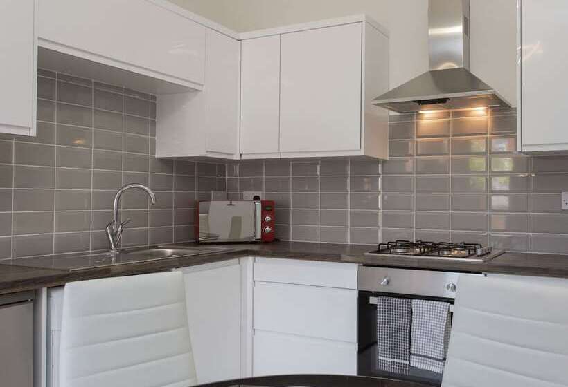 Pensão Townhouse Plus @ Westminster Street Crewe