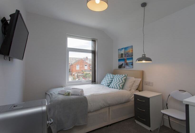 Pensão Townhouse Plus @ Westminster Street Crewe