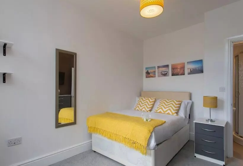 پانسیون Townhouse Plus @ Westminster Street Crewe