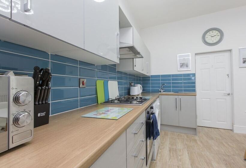 پانسیون Townhouse Plus @ West Street Crewe