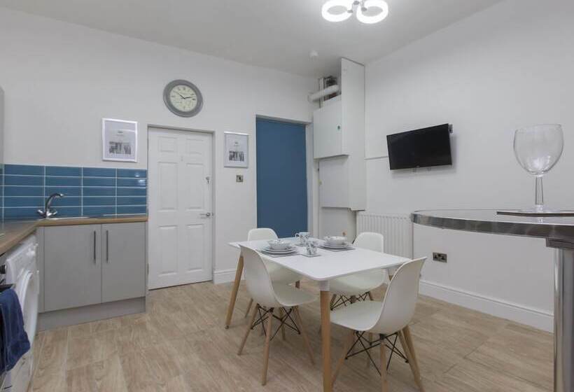 پانسیون Townhouse Plus @ West Street Crewe