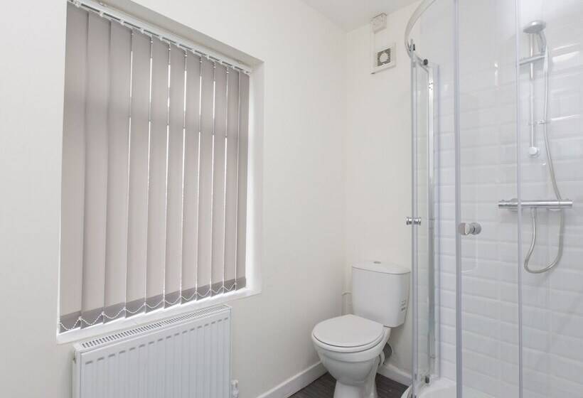 پانسیون Townhouse Plus @ West Street Crewe