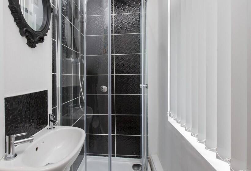 پانسیون Townhouse Plus @ West Street Crewe