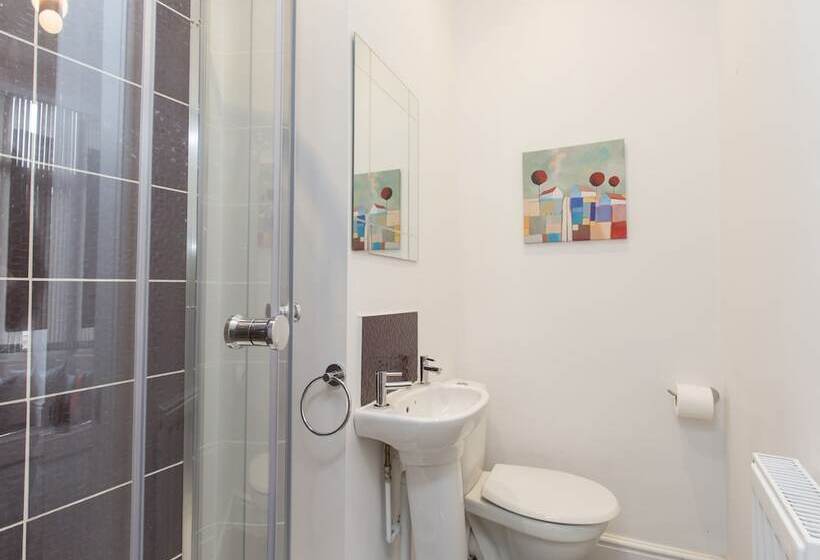 پانسیون Townhouse Plus @ West Street Crewe