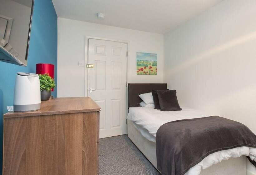 پانسیون Townhouse Plus @ West Street Crewe