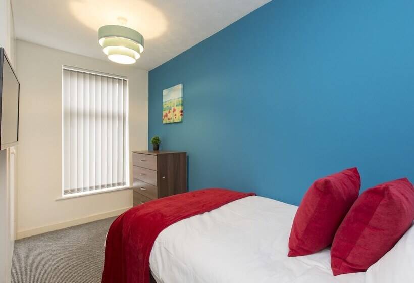 پانسیون Townhouse Plus @ West Street Crewe