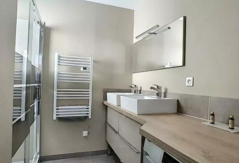 Appartement Moderne De 54 M, 2 Chambres
