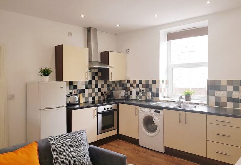Blueone Serviced Apartments Sandon House