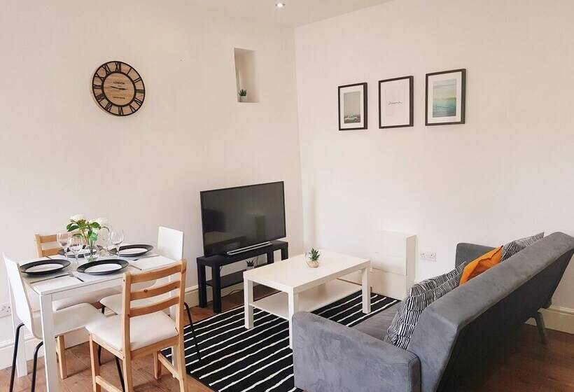 Blueone Serviced Apartments Sandon House