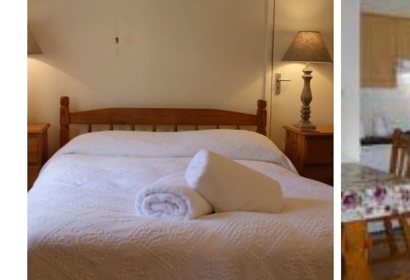 Byre Cottages And Cafe Museum