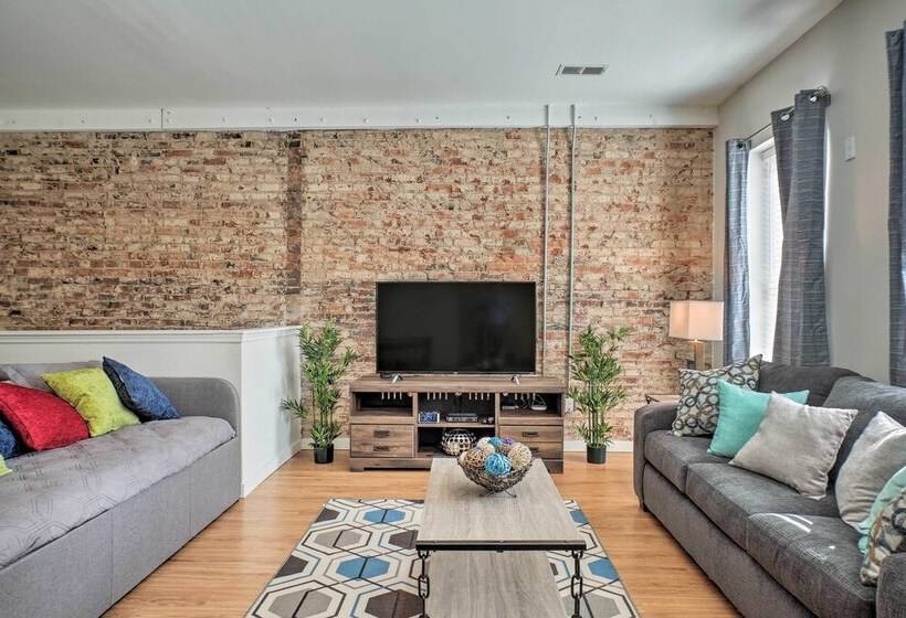 Cityscape I   Sleeps 8