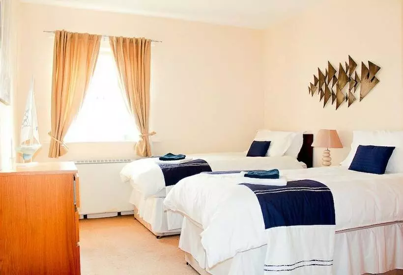 Hotel Mariners Point Apartments