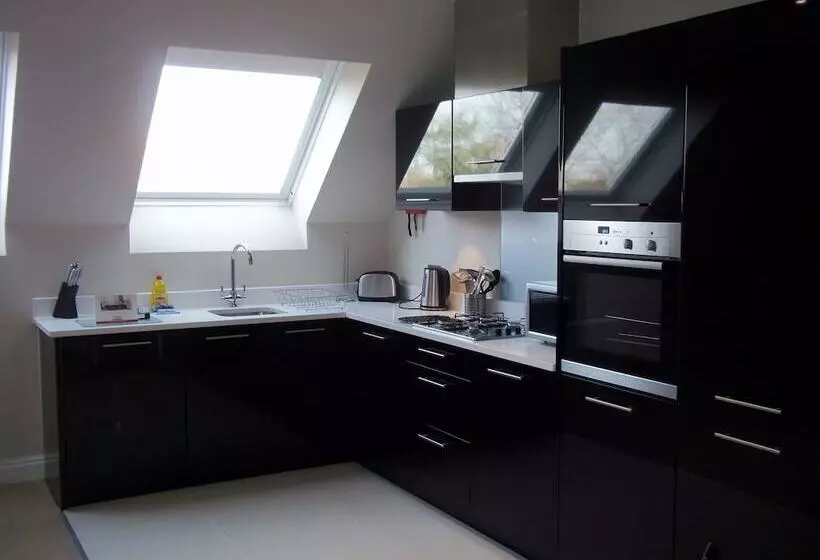 Roomspace Apartments  Kinnaird Court