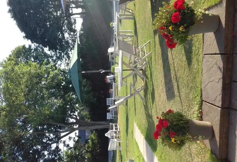 Majatalo Peel Hey Guest House