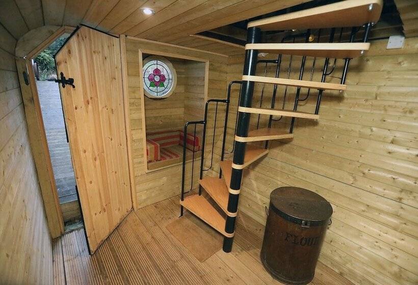 Hapus Yurt   Two Beautiful Yurts And Barn Cottage