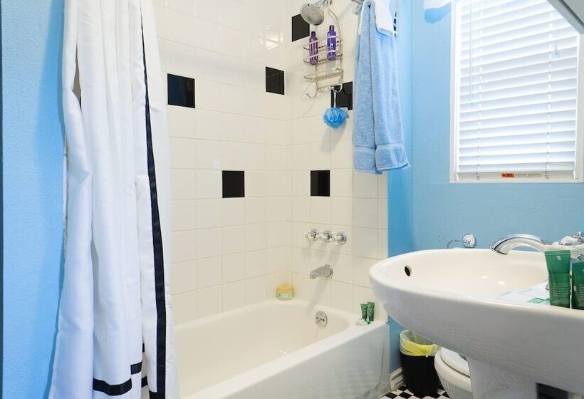 Cannabis Castle Historic Home In Baker District