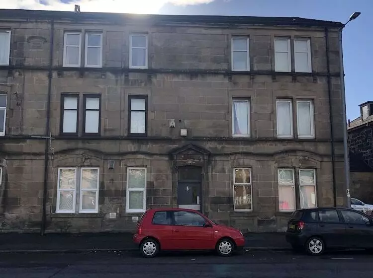 Ground Floor Apartment Near Gla Airport
