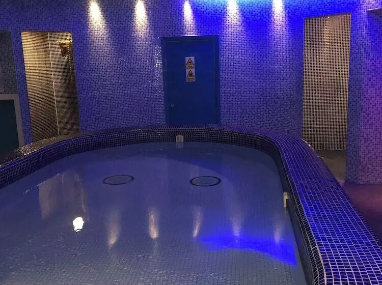 Ground Floor Apartment Near Gla Airport