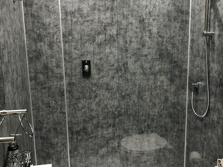 Ground Floor Apartment Near Gla Airport